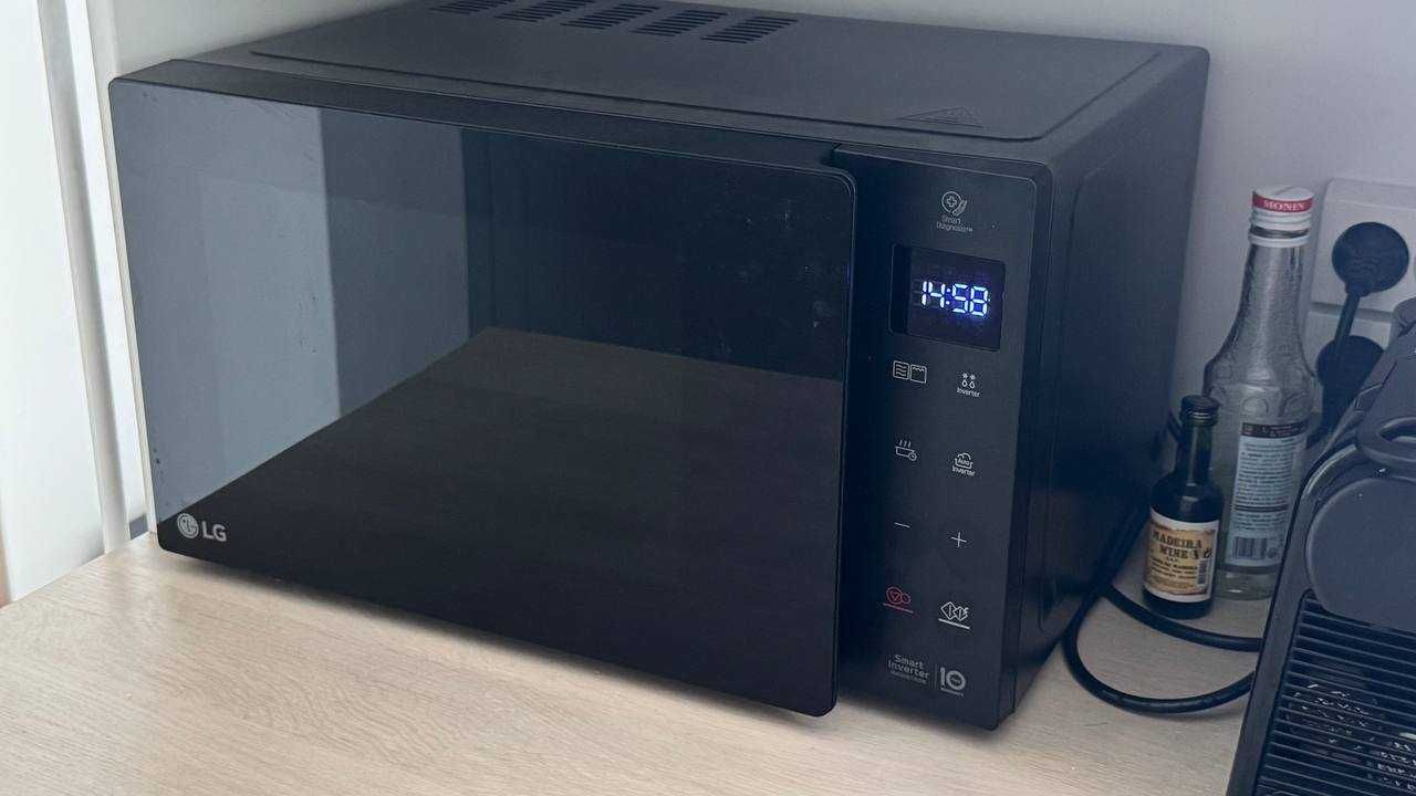 Microwave LG (mh6535gis neochef grill)