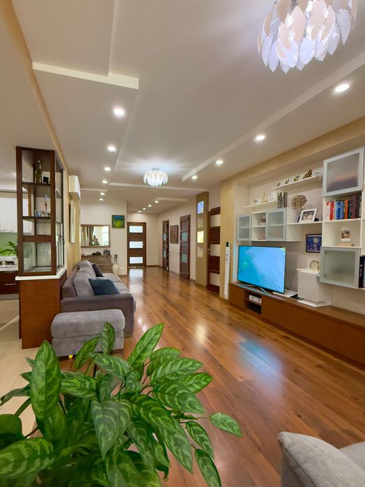 ЖК Златоустівський | Центр | Затишна 3к на 140м2 Без %