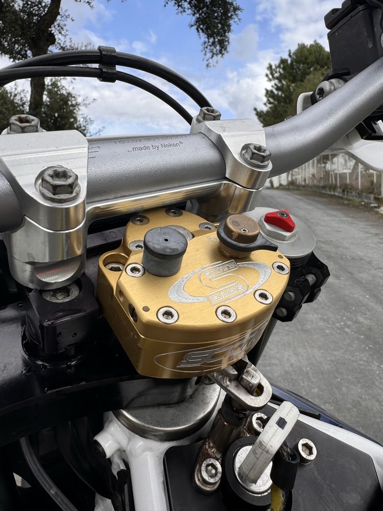 Husqvarna 701 Supermoto c/EXTRAS - 129€/mês
