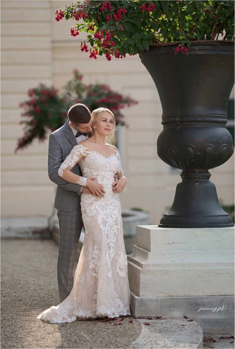 Suknia ślubna z dopinanym trenem