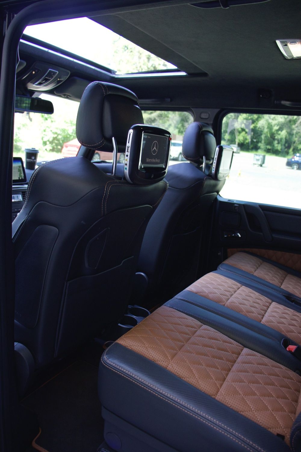 Аренда прокат заказ лимузина CHRYSLER 300C, LINCOLN, Gelenvagen Brabus
