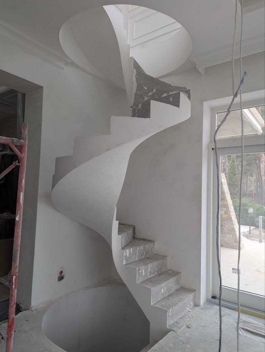 Виготовлення бетонних сходів. Надійність на роки!