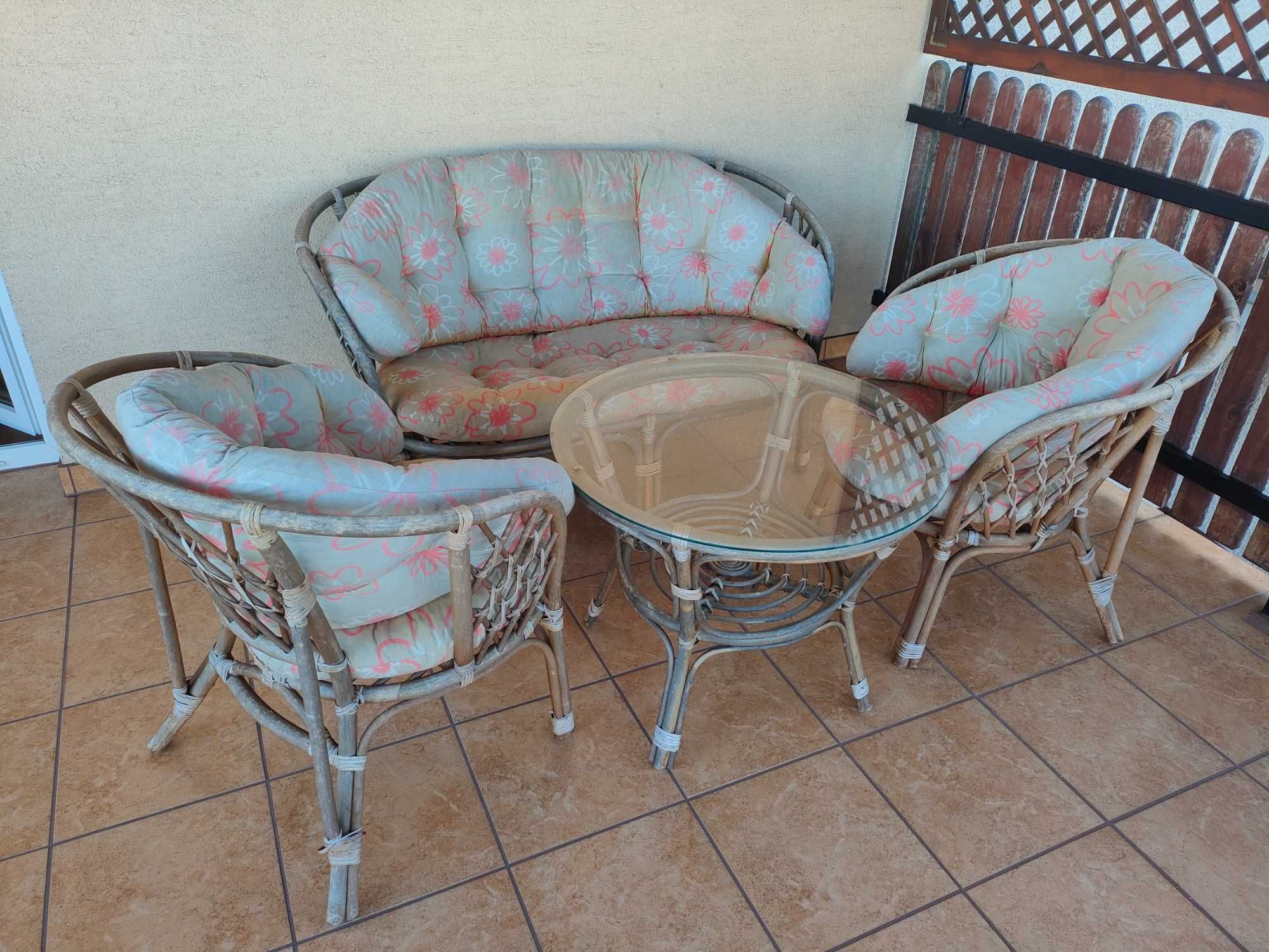 Meble tarasowe (sofa, dwa fotele i stolik)