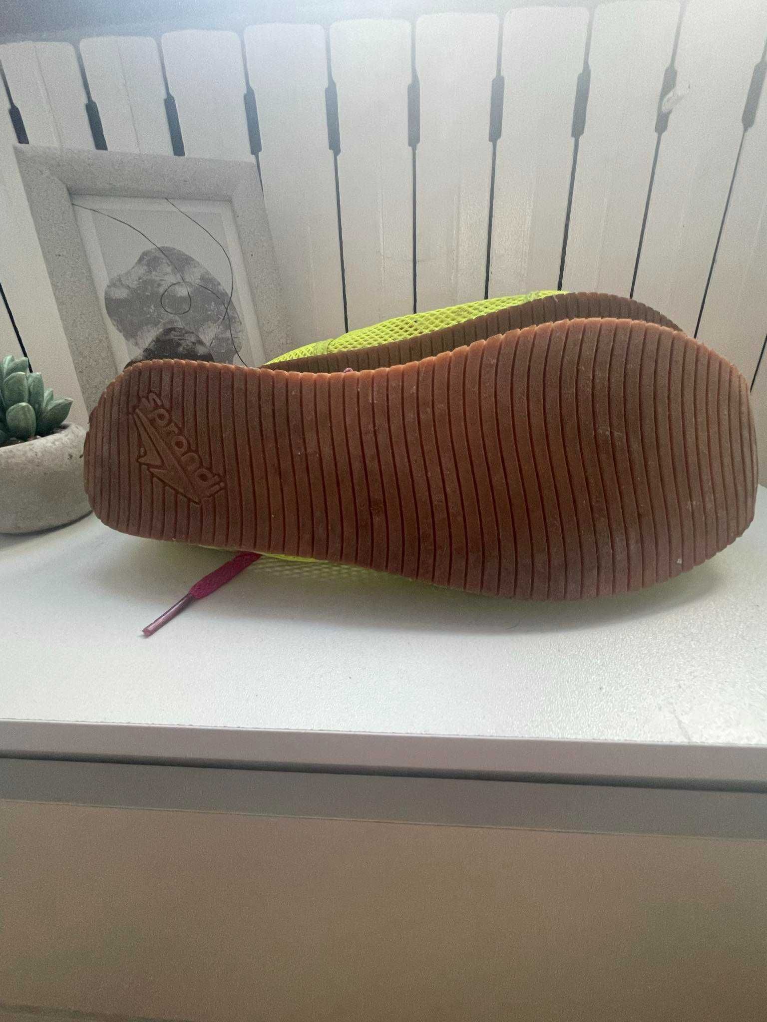 Buty damskie z siateczki Sprandi rozmiar 38