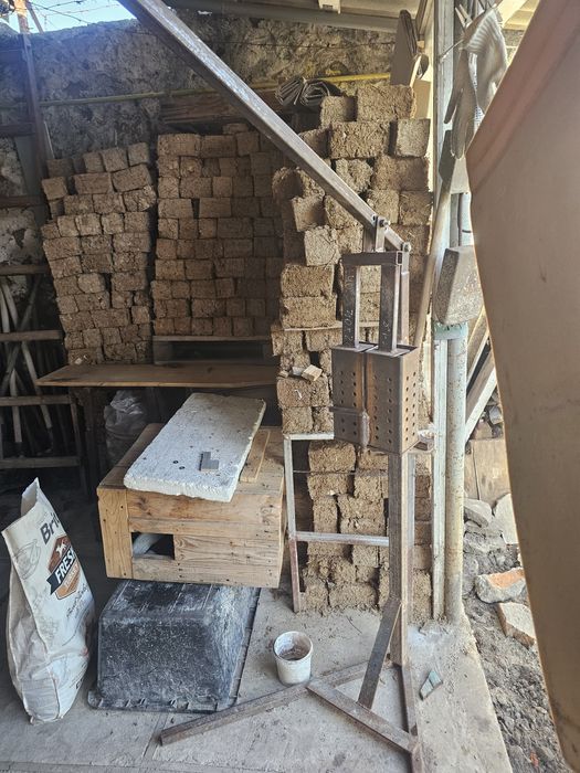 Прес для виготовлення топливних брикетів