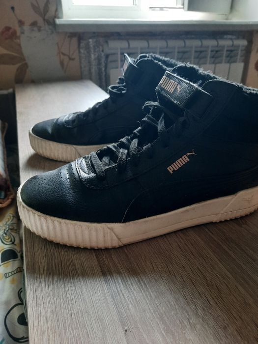 Продам ботинки женские