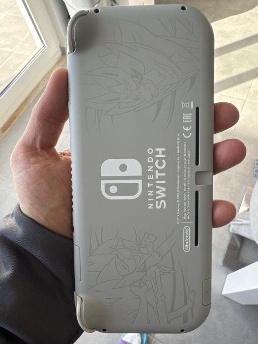 Nintendo Switch Lite Edicão Especial Pokémon