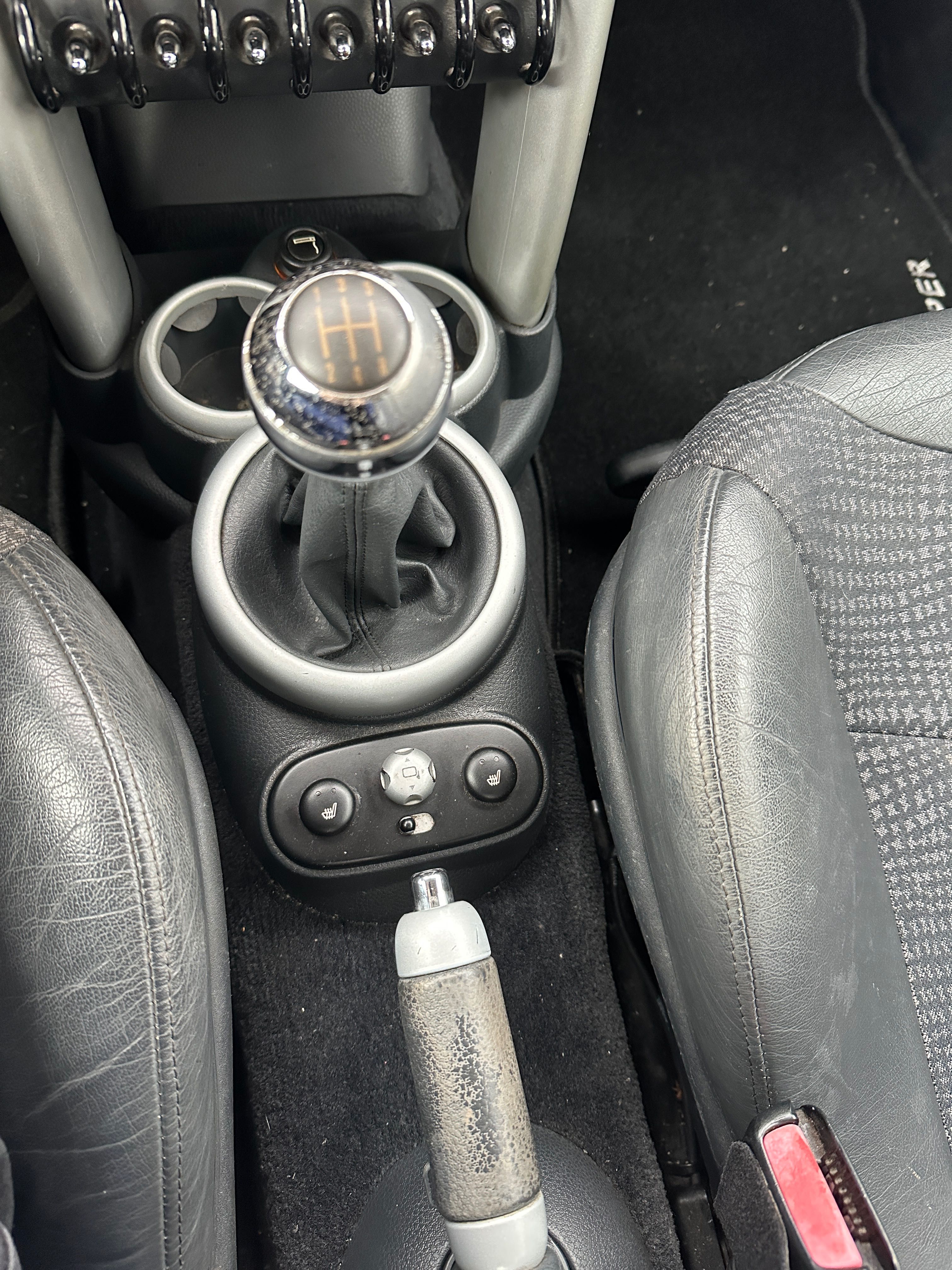 Sprzedam MINI Cooper 2002r
