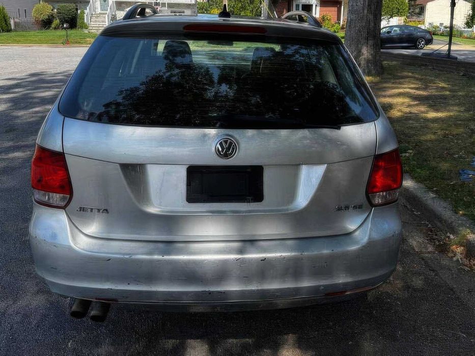 Volkswagen Jetta      2013
