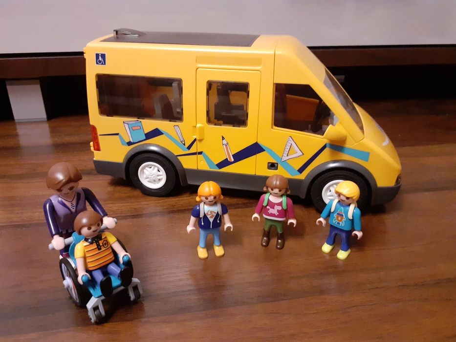 Bus szkolny playmobil