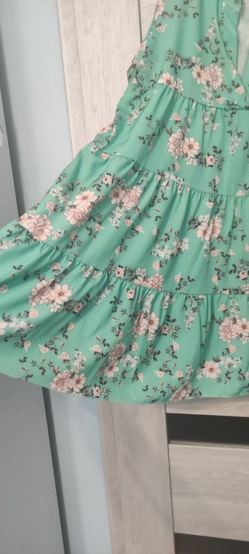Luźna miętowa sukienka w kwiatki Made In Italy komunia wiosna