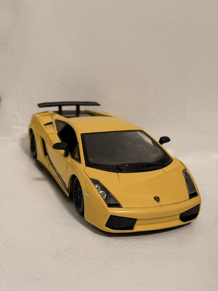 Модель Lamborghini Gallardo 1:24