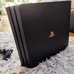 PlayStation 4 Pro + pad + Wiedźmin 3 Dziki Gon – 600 zł