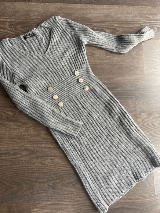 Sukienka sweterkowa  rozmiar S, stan bardzo dobry