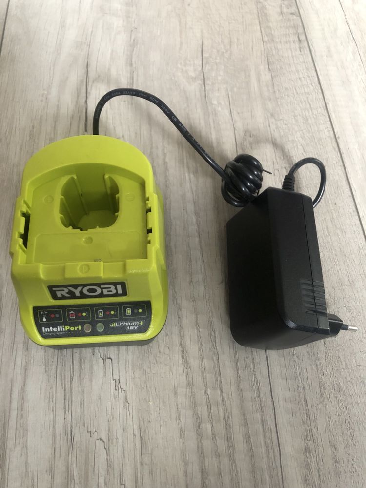 Odkurzacz RYOBI/BATERIA2ah/ładowarka