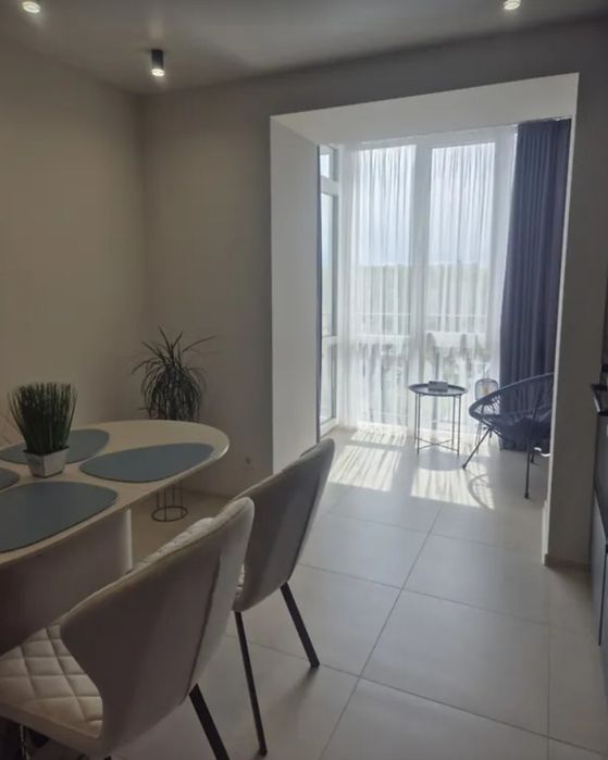Продаж 1к квартири 43 кв. м на вул. Лепкого Богдана