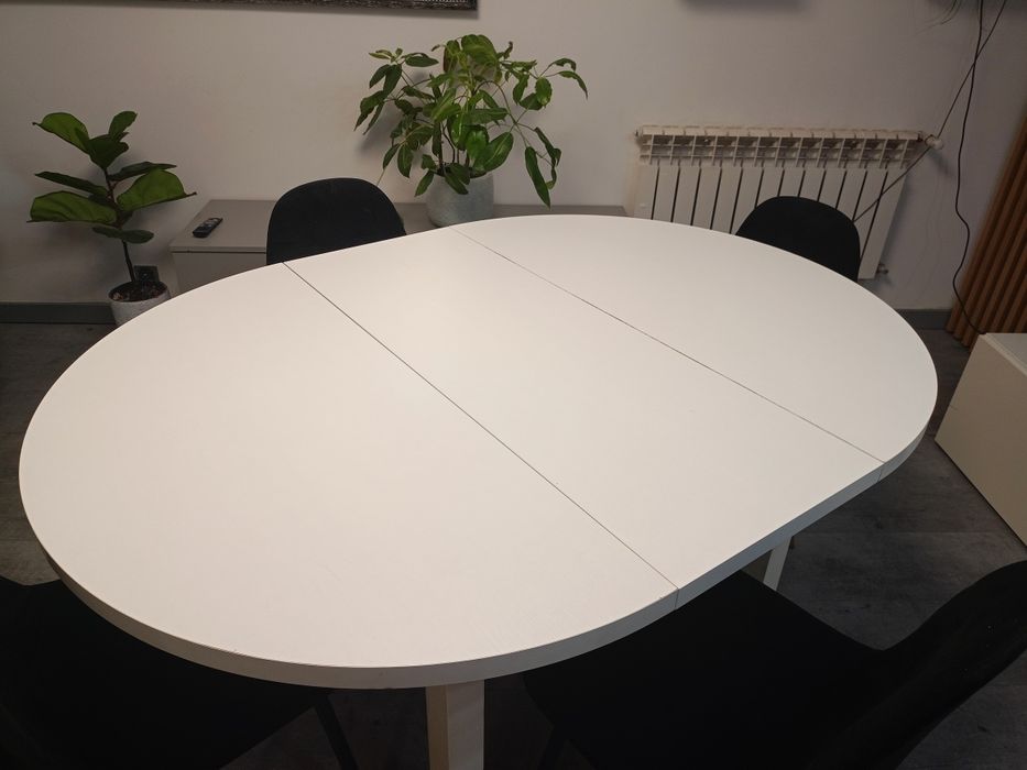 Sprzedam duży rozkładany stół okrągły biały