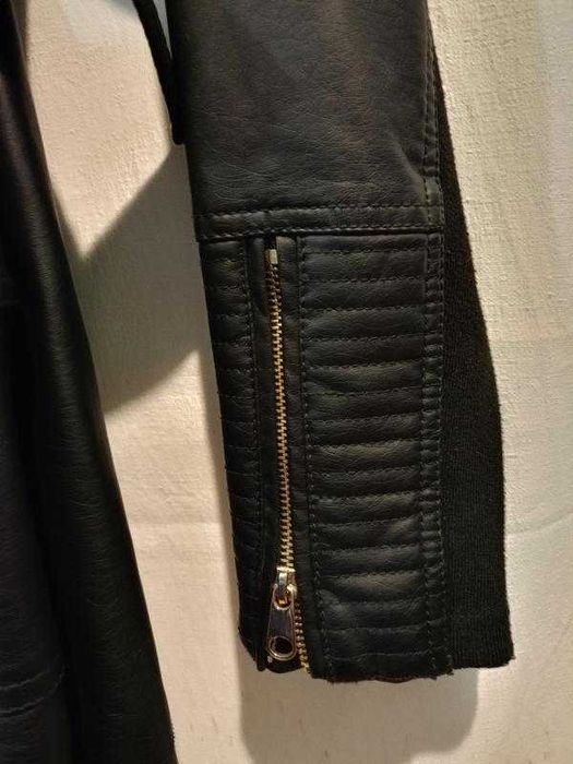 Куртка косуха\байкерська модель від бренду F&F зі штучної шкіри, 38