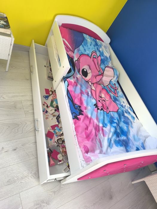 Łóżko dziecięce dla dziewczynki tapicerowane z kryształkami różowe