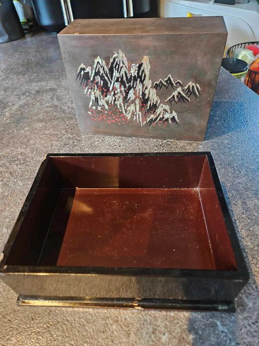 Pudełko ozdobne z Korei – rękodzieło z masą perłową