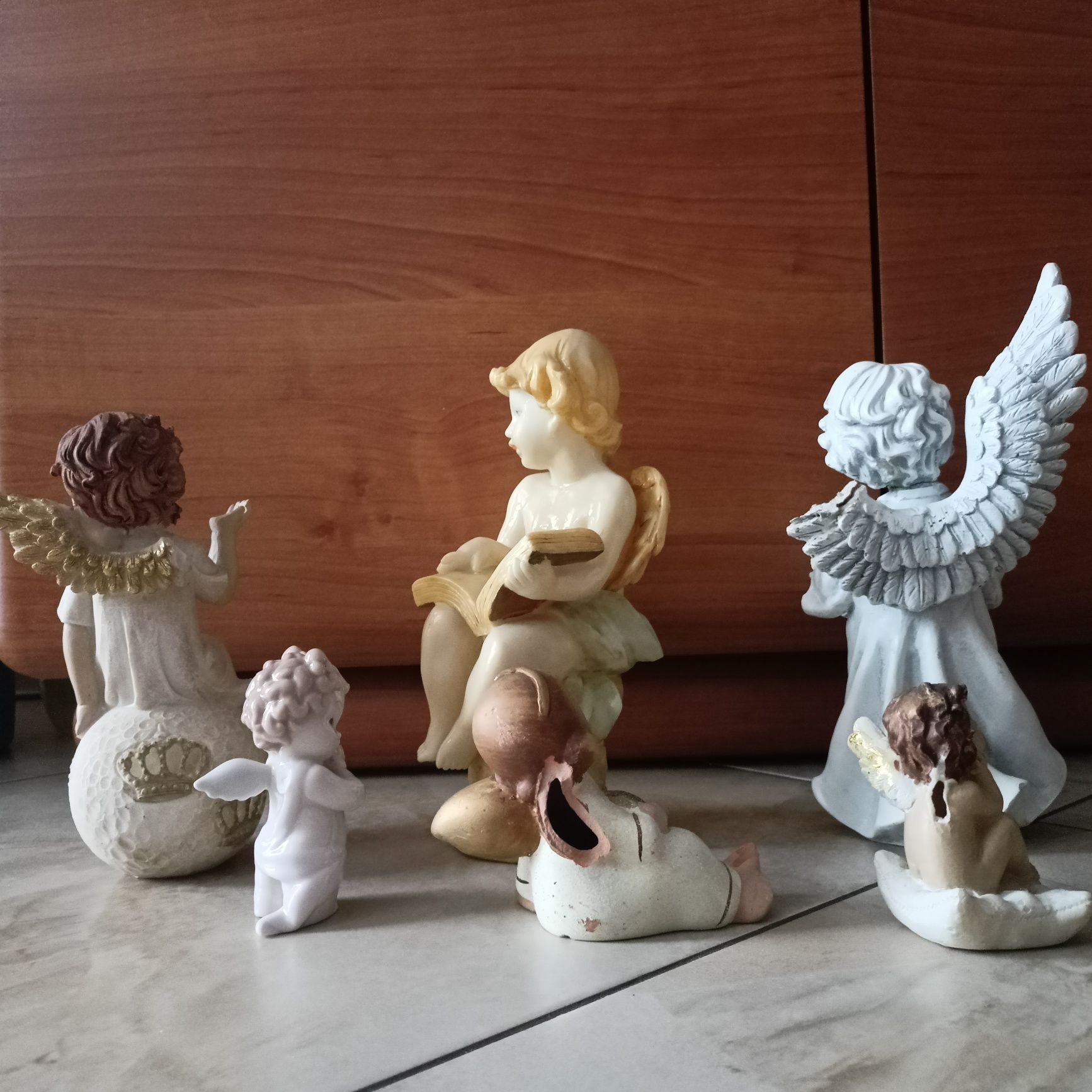 6 aniołów z defektem