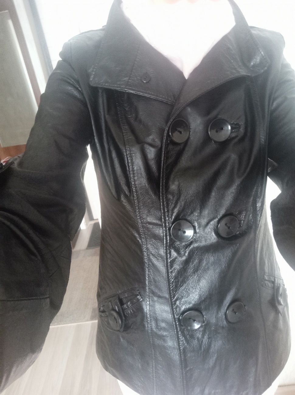 Куртка з натуральної шкіри чорного кольору