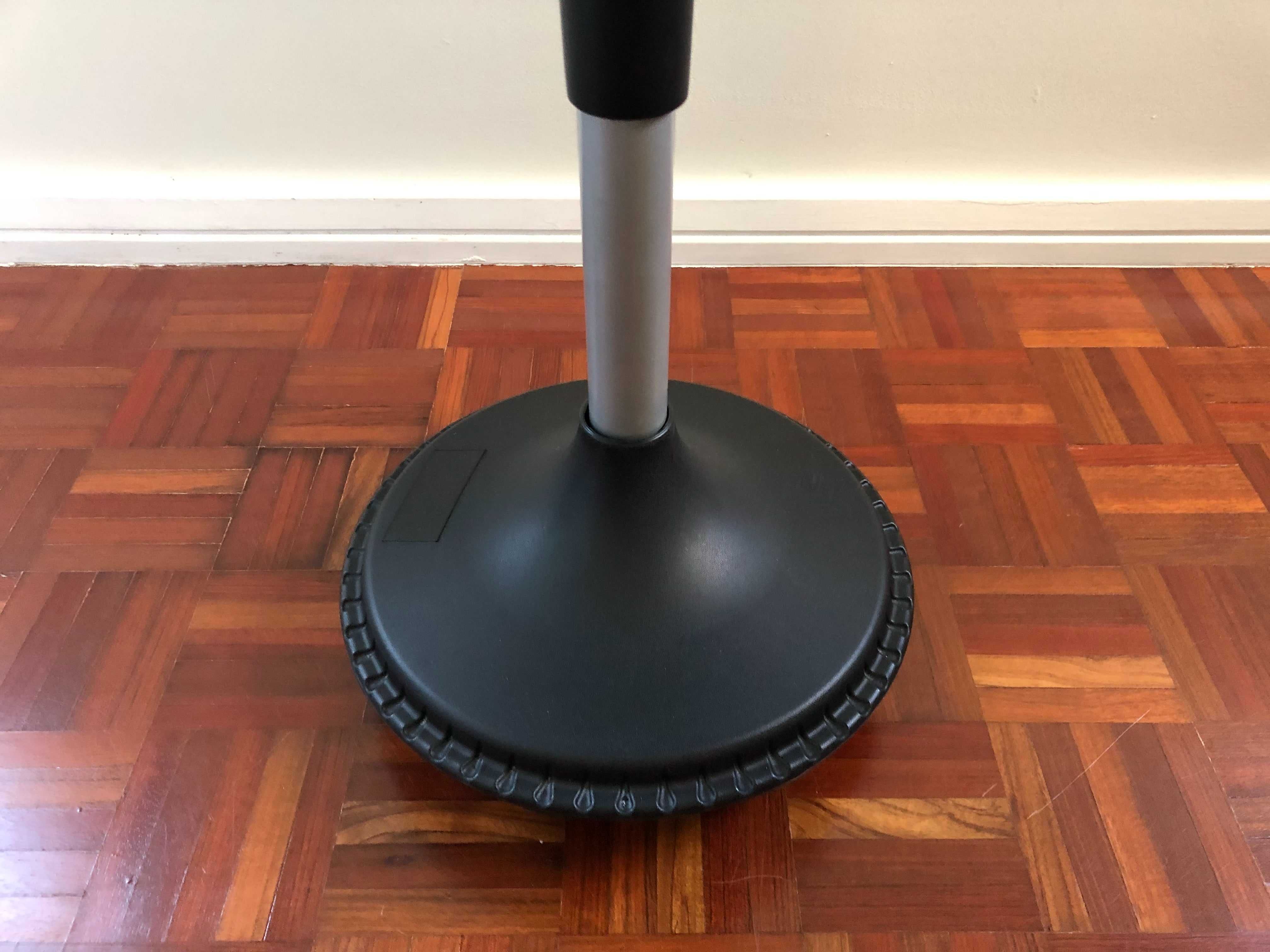 Cadeira elevatória e ergonómica