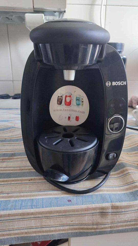 Maquina cafe Tassimo Bosh
A Funcionar perfeitamente
E possível encontr