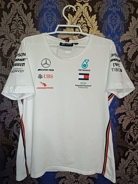 Футболка Mercedes-AMG Petronas Motorsport