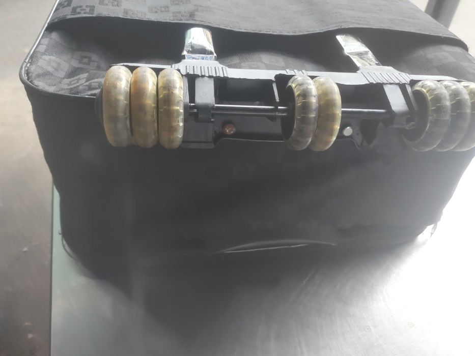 чемодан на колесах большой