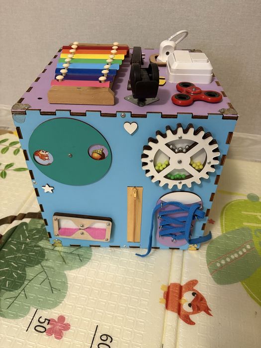 Дитячий бізікуб деревʼяний 30*30 см