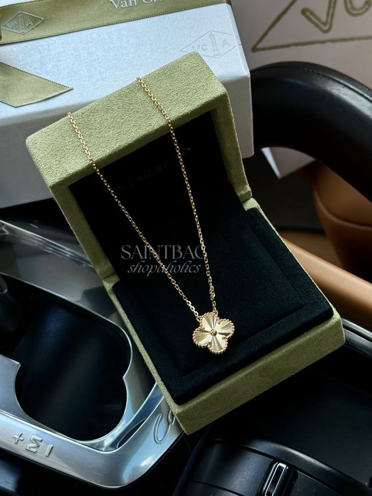 В наличии женский кулон Van Cleef Arpels Vintage Alhambra золото