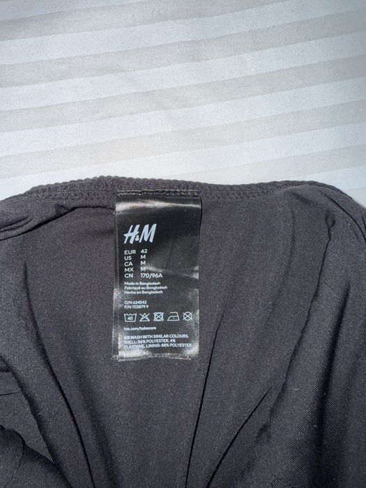 Суцільний чорний купальник H&M