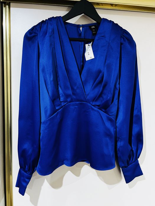 Chabrowa niebieska ciemnoniebieska bluzka River Island z falbanką