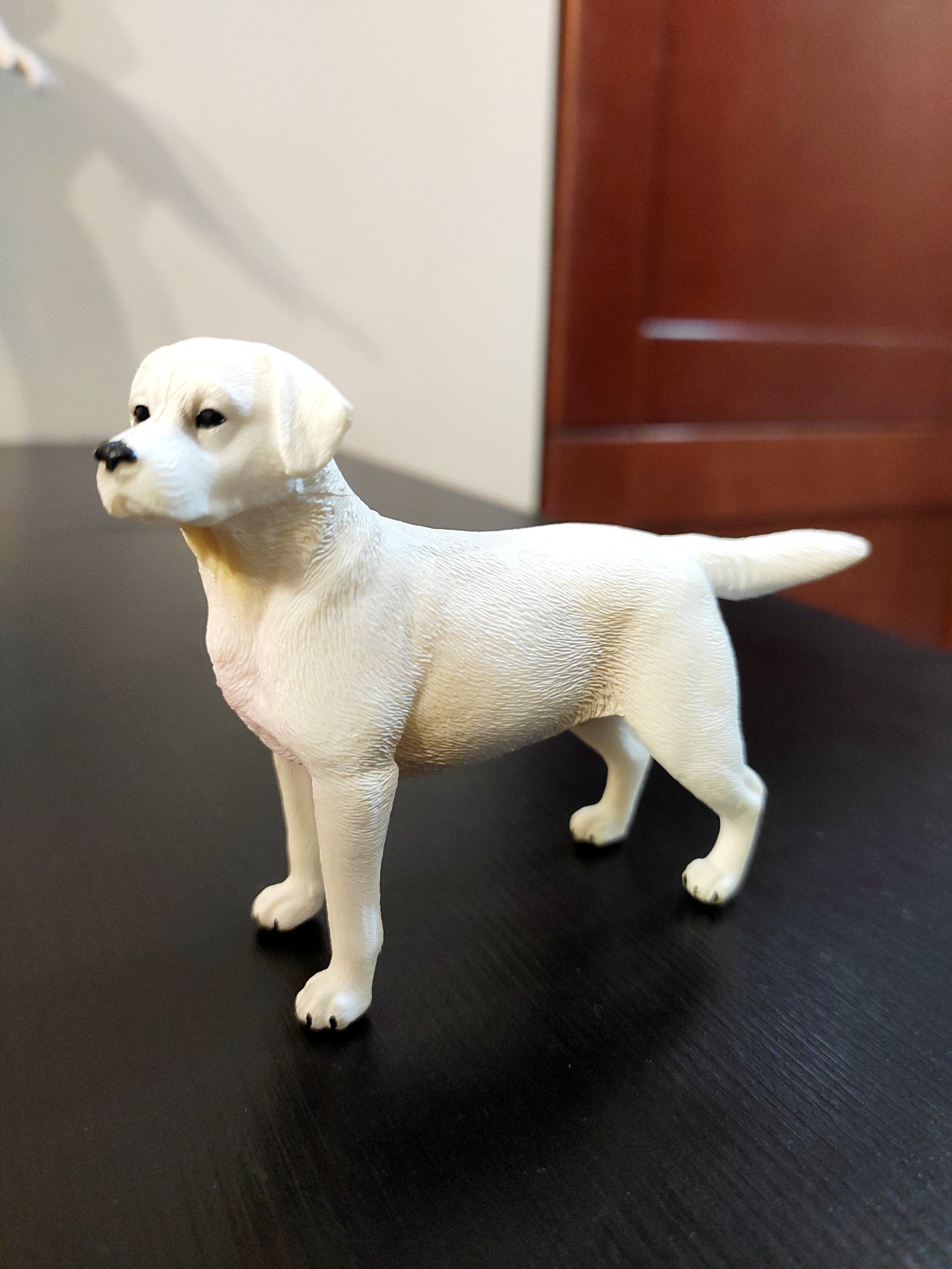 Figurka psa (Labrador)