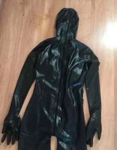 720/ OD RĘKI XS Przebranie Kombinezon latex czarny 0.4 catsuit maska