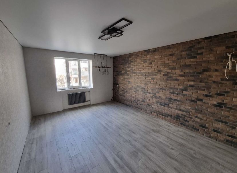 Демонтвжні роботи Ремонт квартир Шпаклювання Фарбуванння Штукатурка