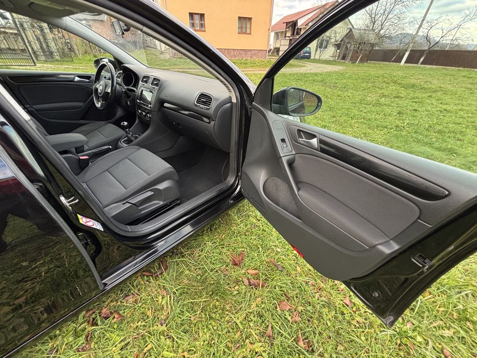 Volkswagen Golf 6 1,6 МРі бензин