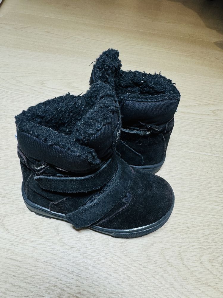 Buty dziecięce mrugała 24