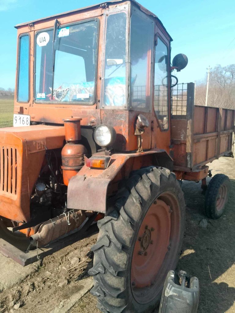 ТЕРМІНОВО продам трактор т 16 в гарному стані