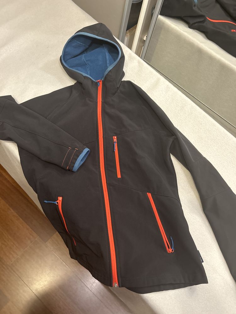 Kurtka softshell. Decathlon. Dziecięca. 153-162 cm