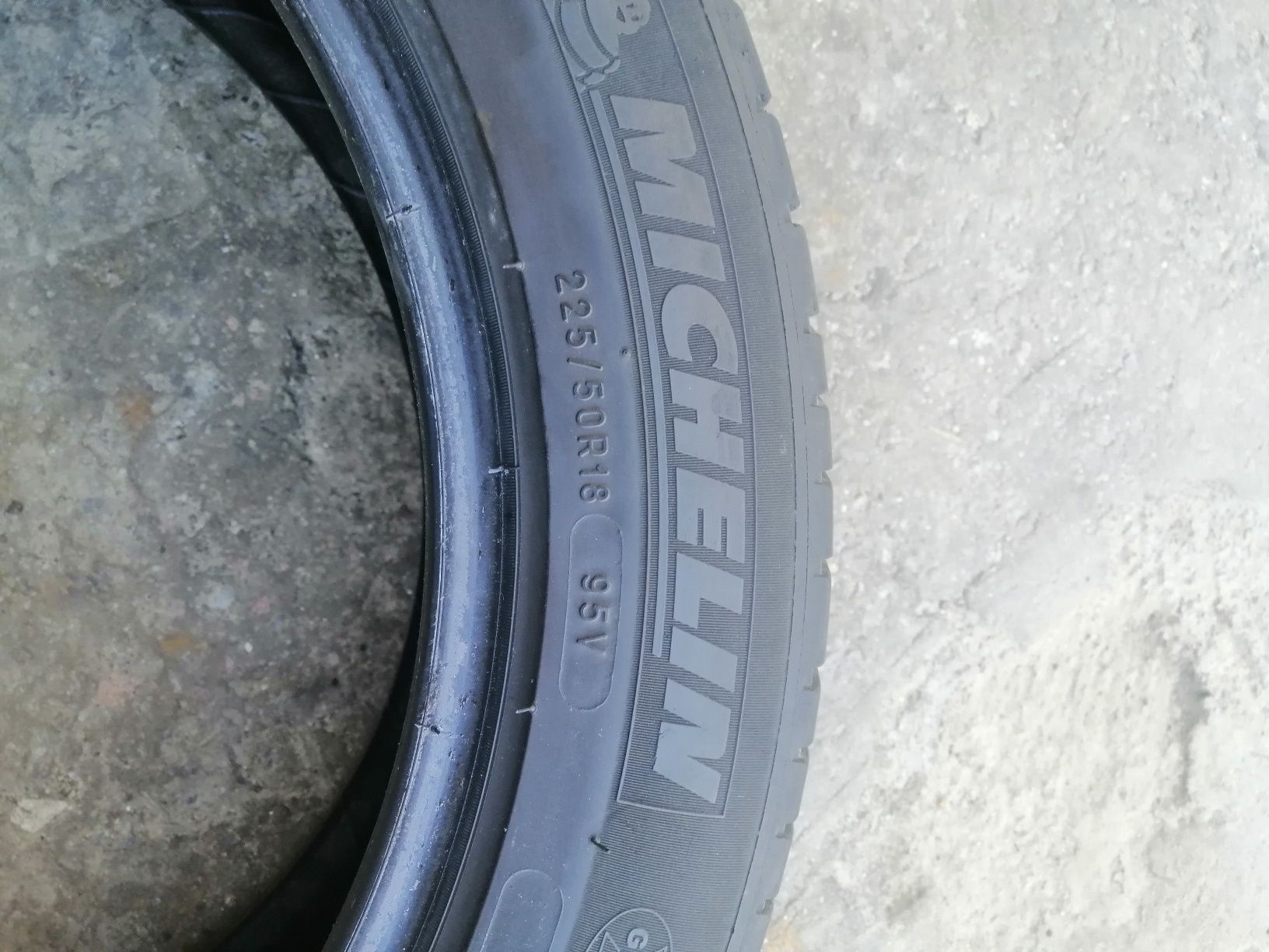 Michelin R-18 225/50