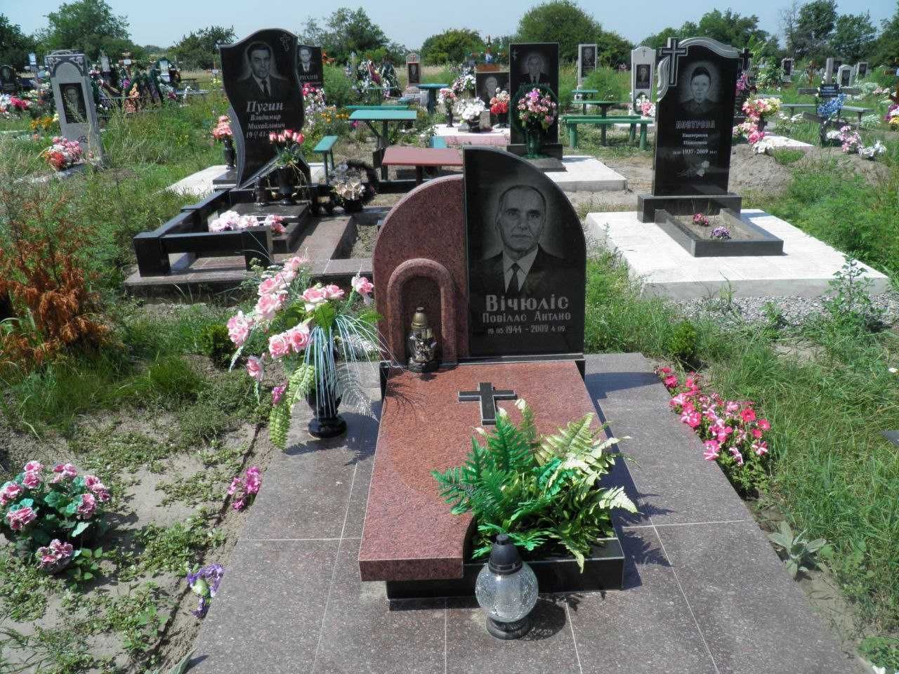 Памятники військовим за ЧЕСНОЮ ЦІНОЮ, гранітні, бетонні пам’ятники,