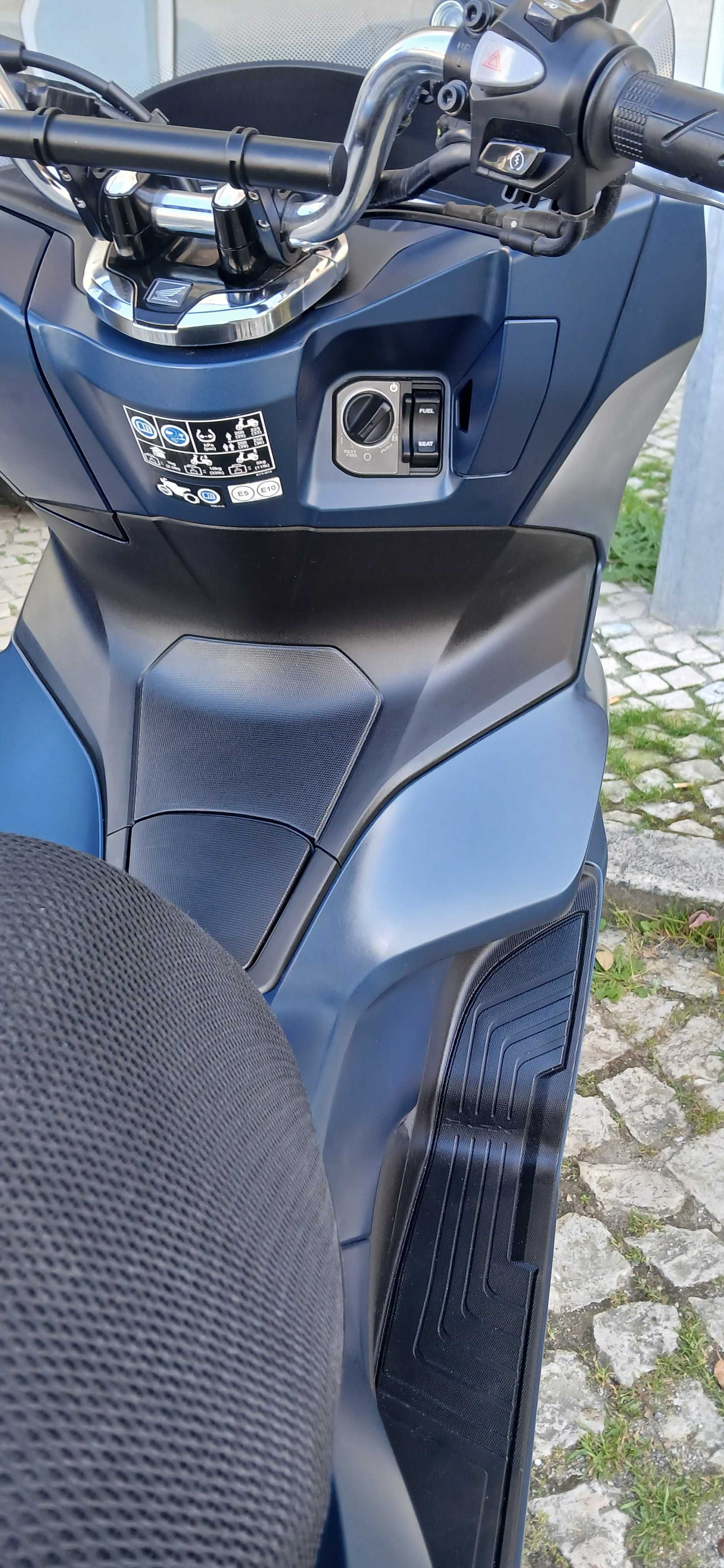 HONDA PCX 125  DE  Outubro 2023
