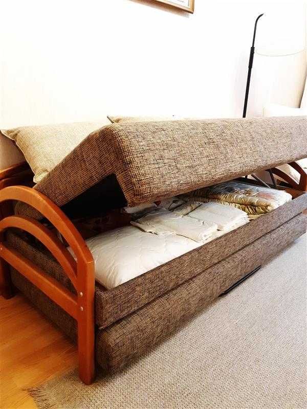 Ліжко /кровать 2шт, диван з двох окремих частин