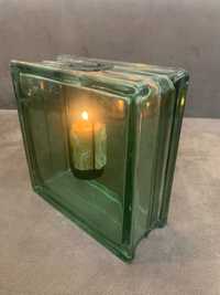 Свеча в стеклянном кубе