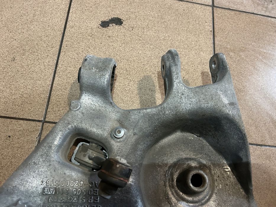 Wahacz Dolny Lewy tył Audi A4 B6 Sedan Kombi