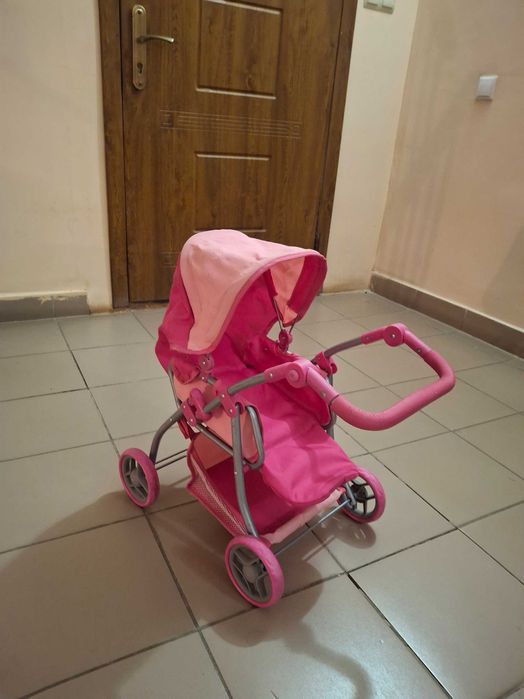 Візок для ляльок.