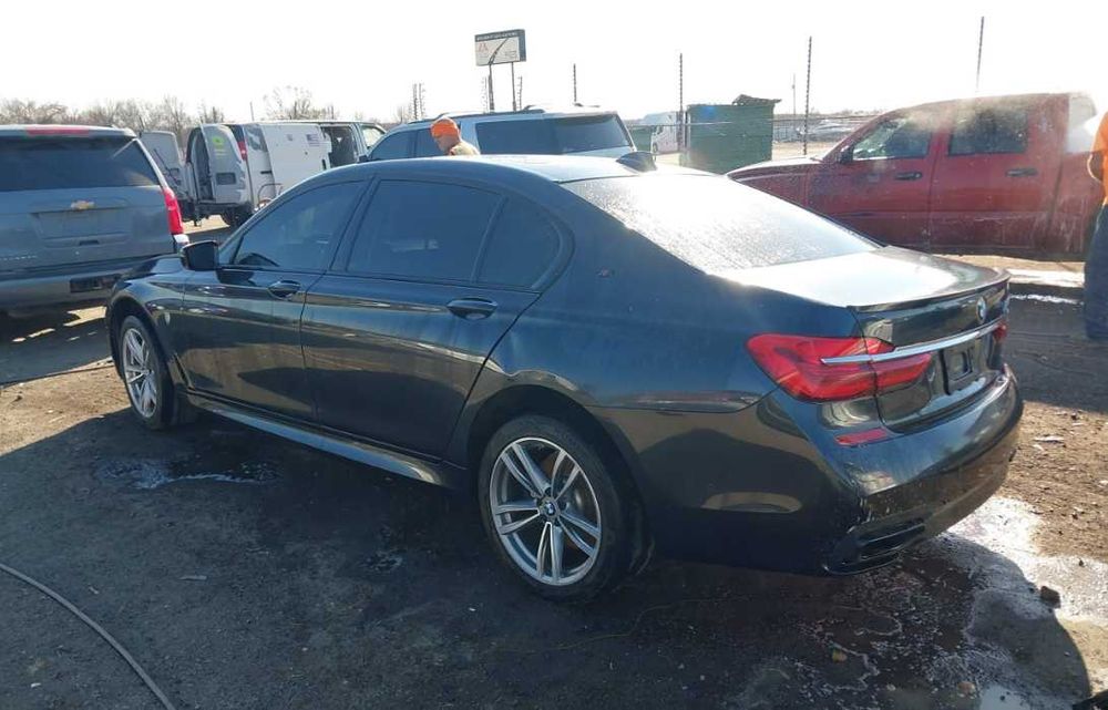 Двері ліві BMW 7 G11 дверь левая бмв шрот
