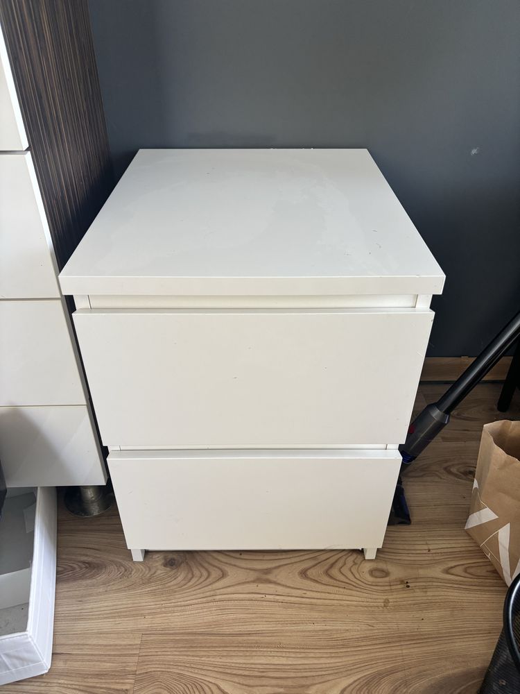 Biala szafka nocna ikea MALM